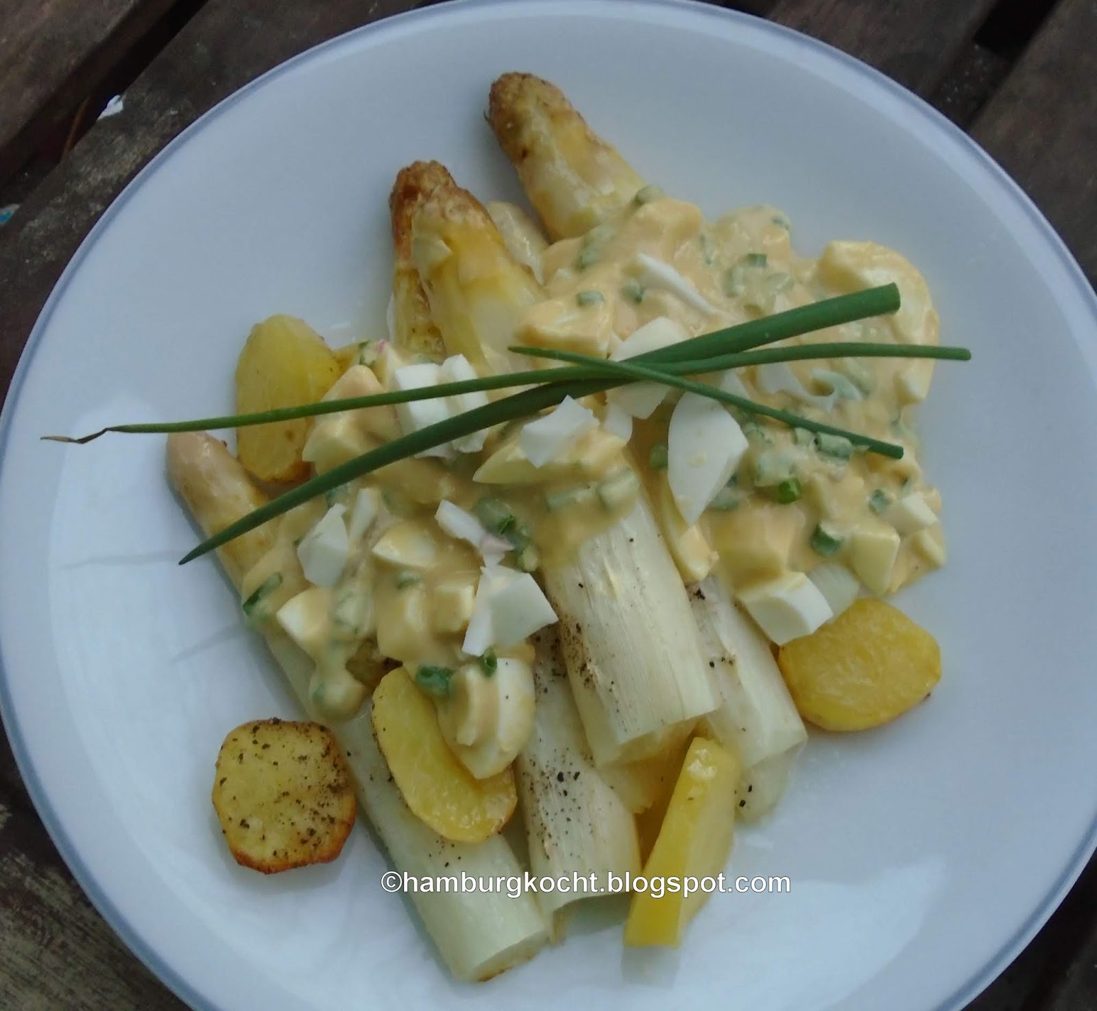 Hamburg kocht!: Ofen-Spargel mit Ofen-Kartoffeln und Bozener Sauce