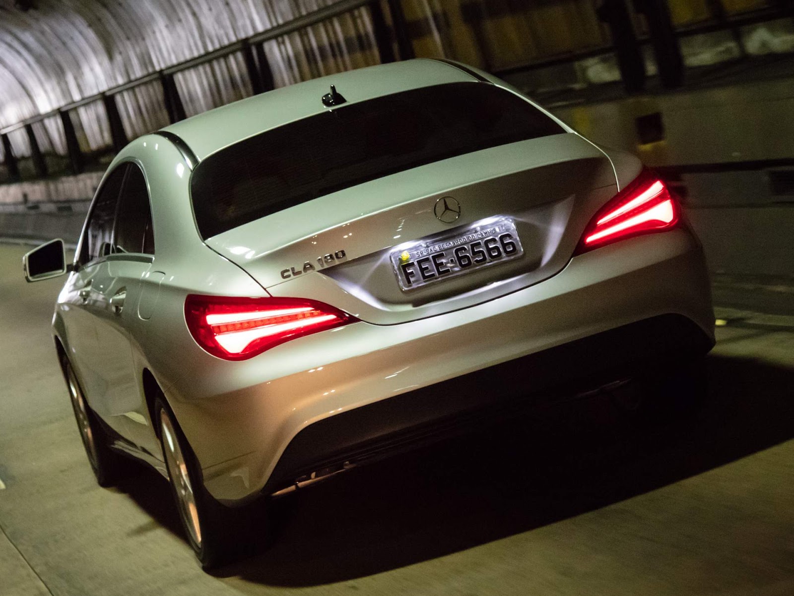 Mercedes CLA 180 2018 vídeo, preço, consumo detalhes Mercedes CLA 180 2018 vídeo, preço, consumo detalhes