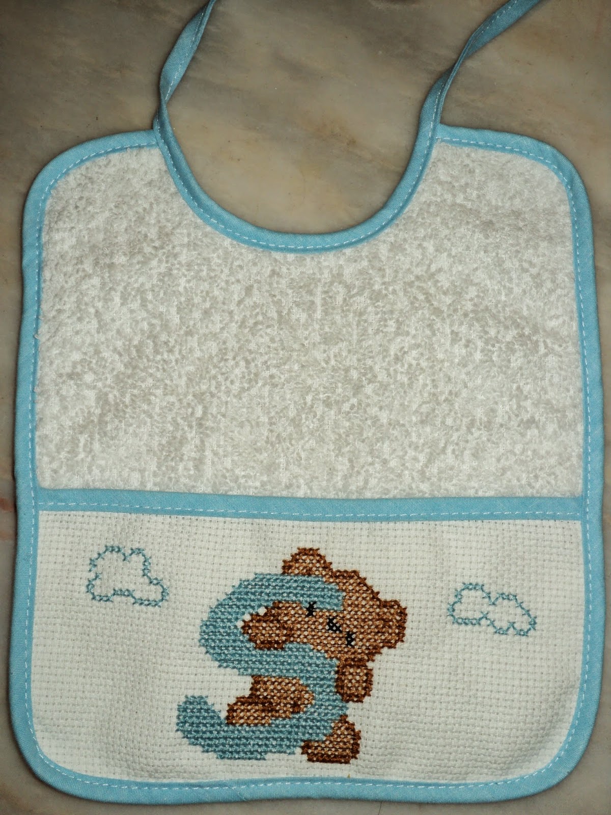 Ponto Cruz Babetes : Saltito: Babetes bordados a ponto cruz / Mais