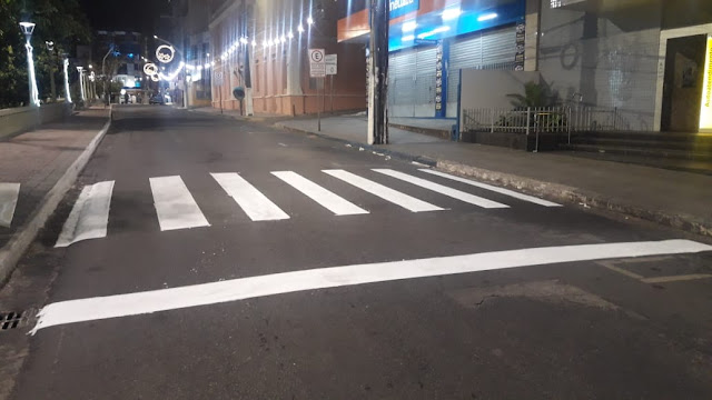 Ação do SMTT requalifica faixas de pedestres em Jacobina