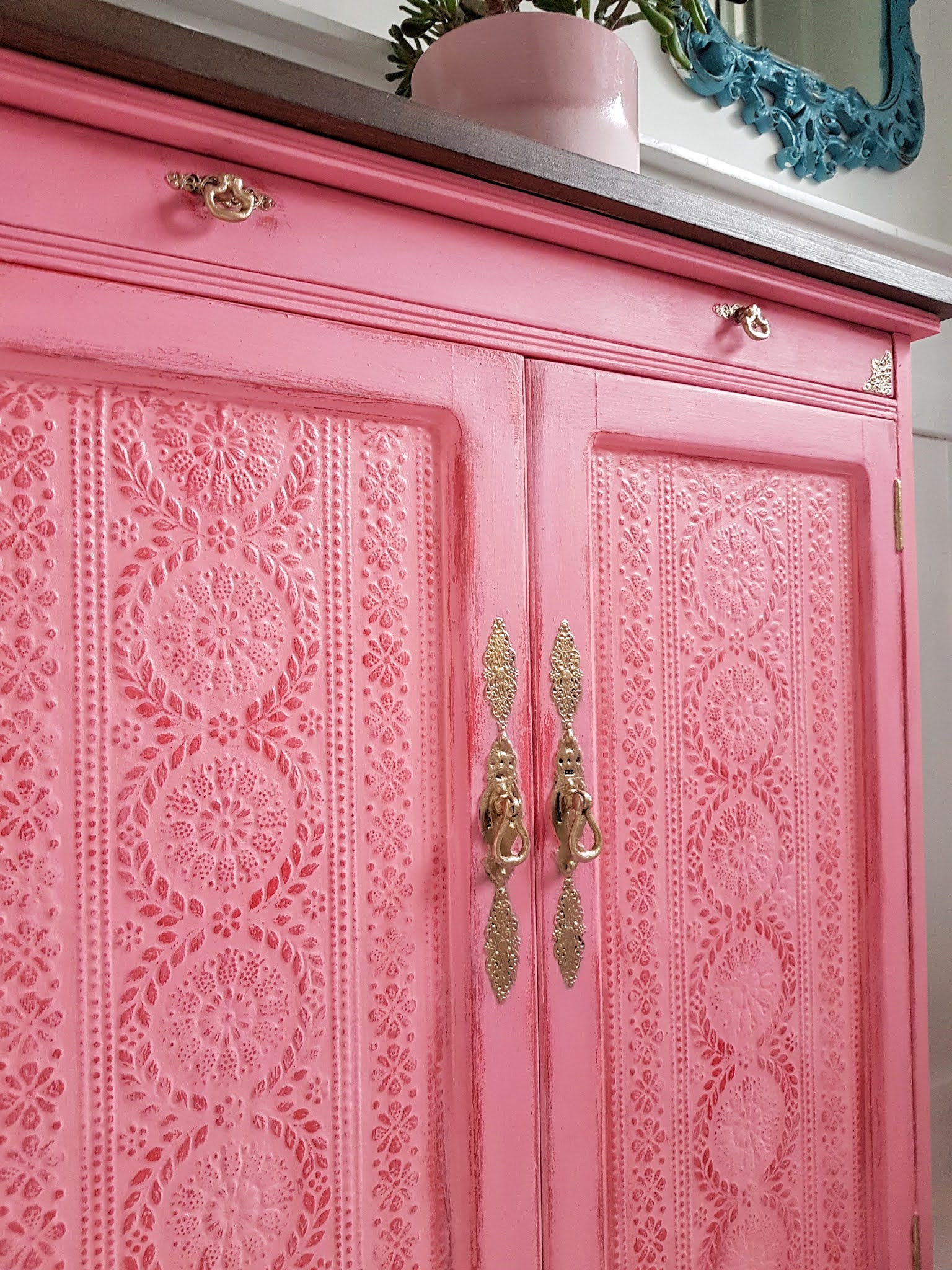 JiggleMaWiggle Pink Bathroom