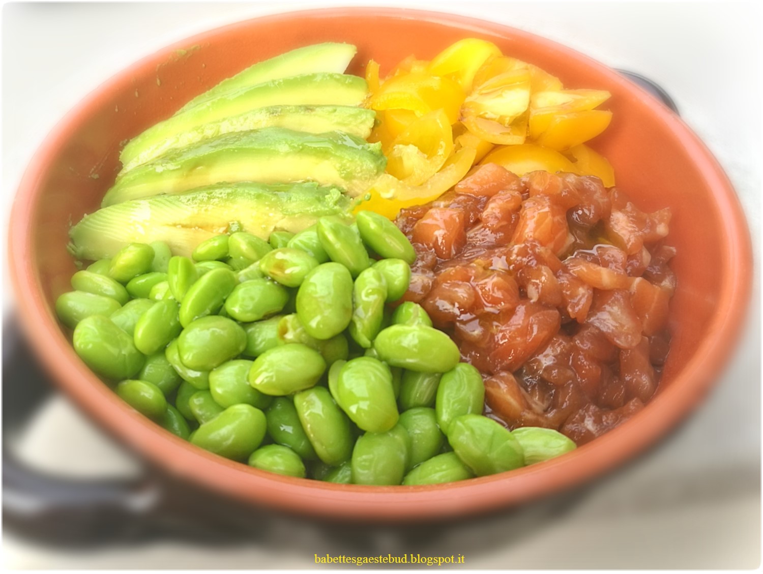 Babettes gæstebud. Salmon and edamame poke bowl