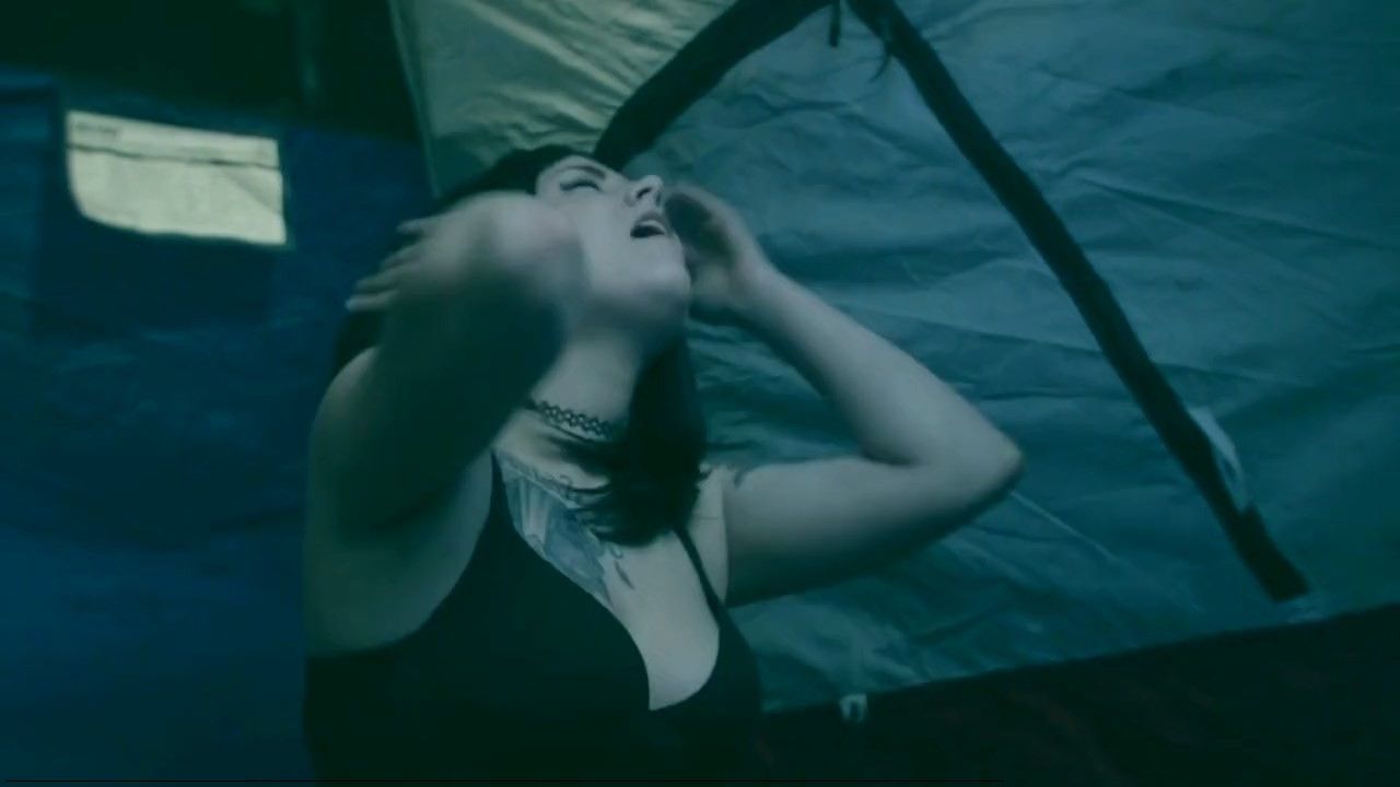 бриттани блэнтон в лесу не сношаться. в лесу не сношаться 2 фильм. в лесу не сношаться надя уайт. в лесу не сношаться 2016 ужасы. в лесу сегодня не до сна 2 фильм 2021.