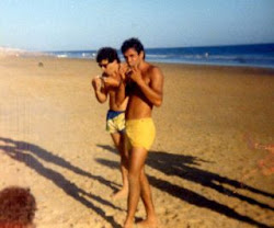 Sardinitas en la playa con mi colega Ilde.