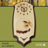 Wooden wall clock with pyrography picture - Eagle