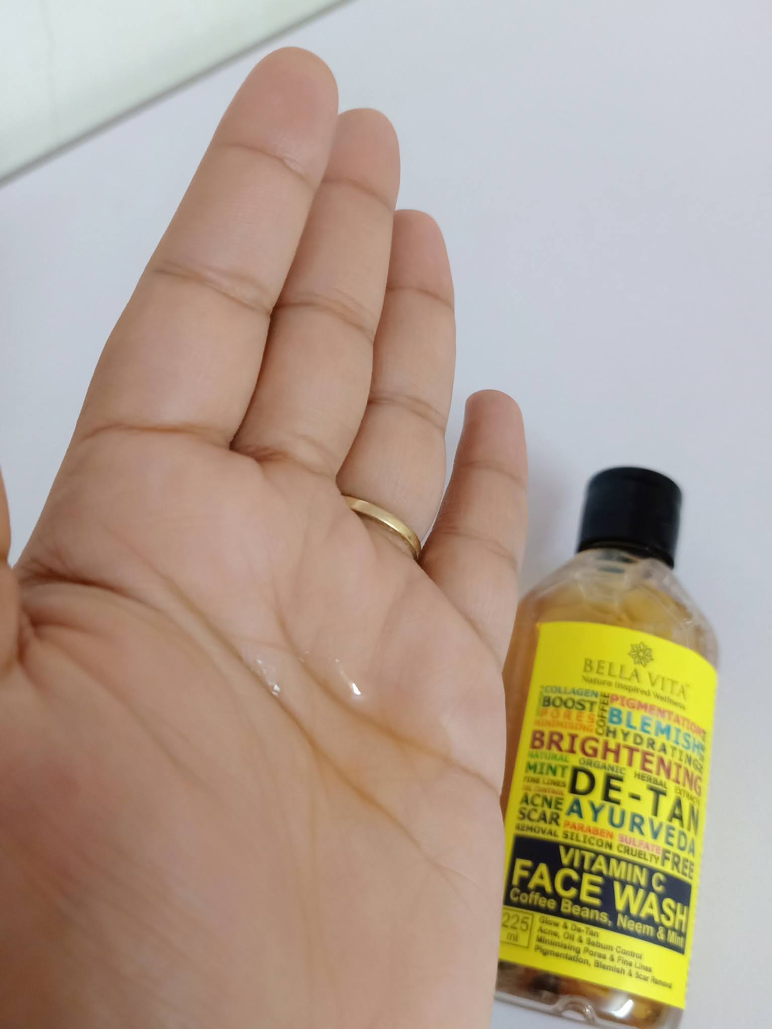 Review of Bella Vita Organic Vitamin C Face Wash Elegant Eves