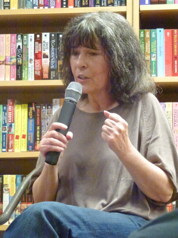 Kittling Books The Poisoned Pen with Author Carol O'Connell
