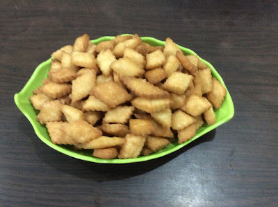 NAMAK PARA AND SHAKKARPARA