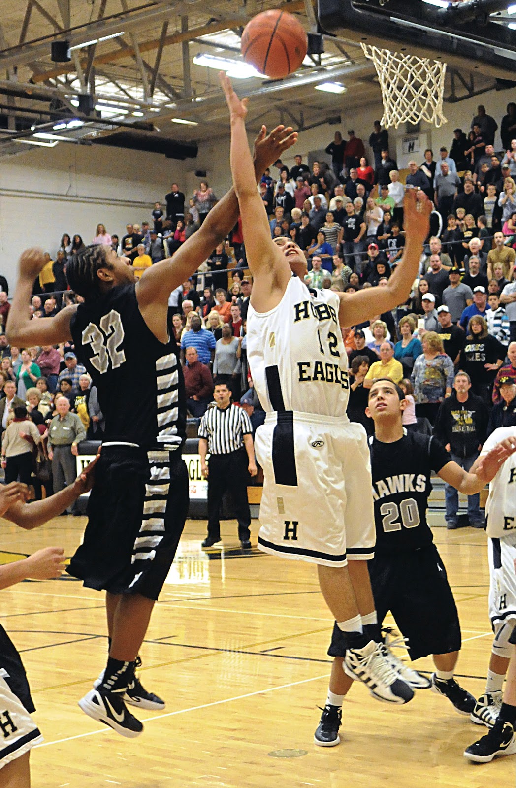 Sun Sports Central Holiday Tournament Eagles snag big win, face