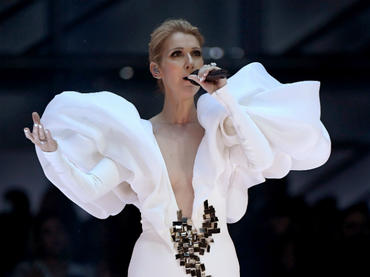 Celine Dion hace homenaje a ‘Titanic’ en los Billboard