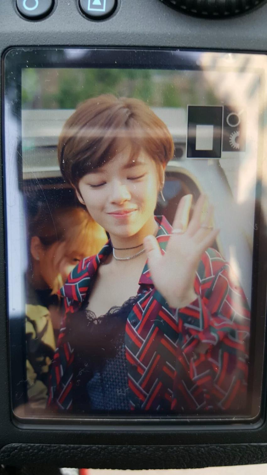 오늘 뮤비의상 입은 트와이스 출근길 | 인스티즈