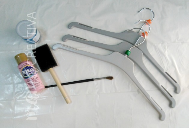 perchas decoradas de plástico