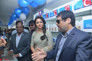Rakul Preet Singh in a Designer saree at Launch of BIG C Show room at  Kurnool ~ Celebrities Galleries 009