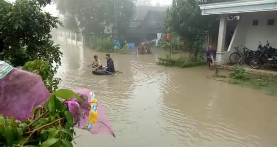 Sebagian Kecamatan Di Madiun Banjir Di Sebabkan Sungai Dangkal
