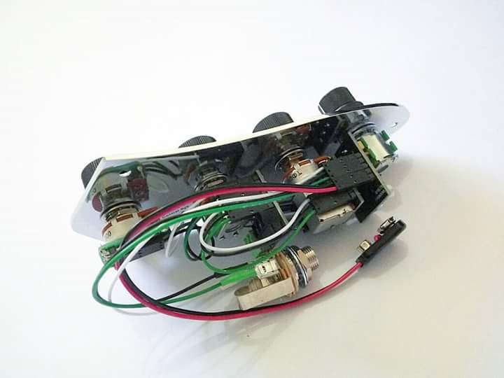 Forsale Sadowsky onboard bass preamp w/VTC INDONESIA GUITAR SELLER