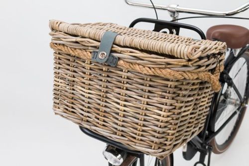 in de rij gaan staan Oriëntatiepunt motto Rieten fietsmanden voor op de voordrager van je transportfiets | FIETSEN  2023