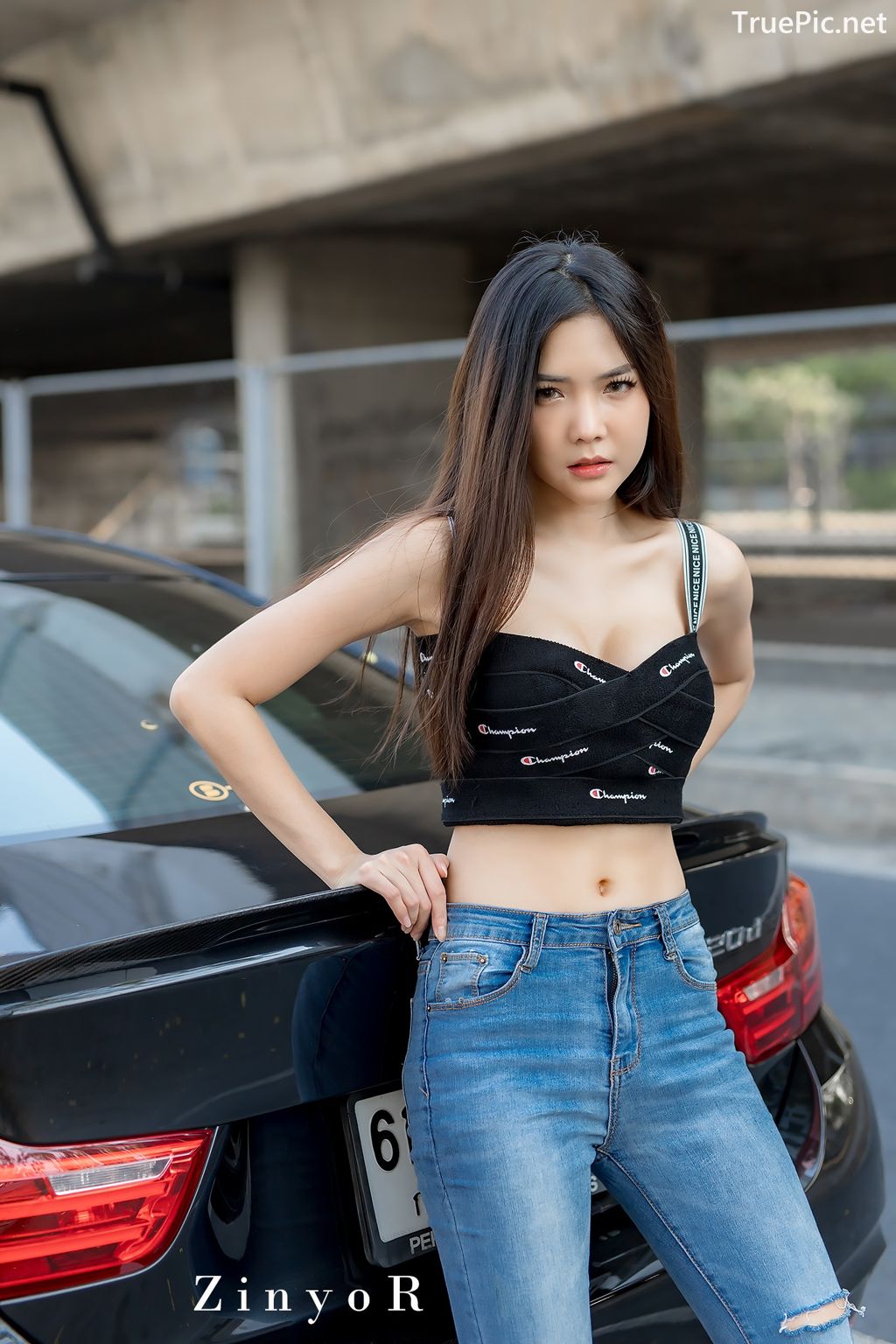 Image-Thailand-Model-Phitchamol-Srijantanet-Black-Crop-Top-and-Jean-TruePic.net- Picture-20