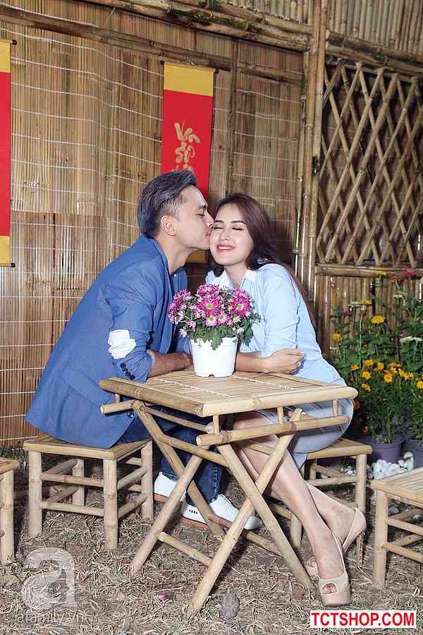 Tú Vi – Văn Anh mặn nồng đầu xuân, “khoe” hôn nhân hạnh phúc