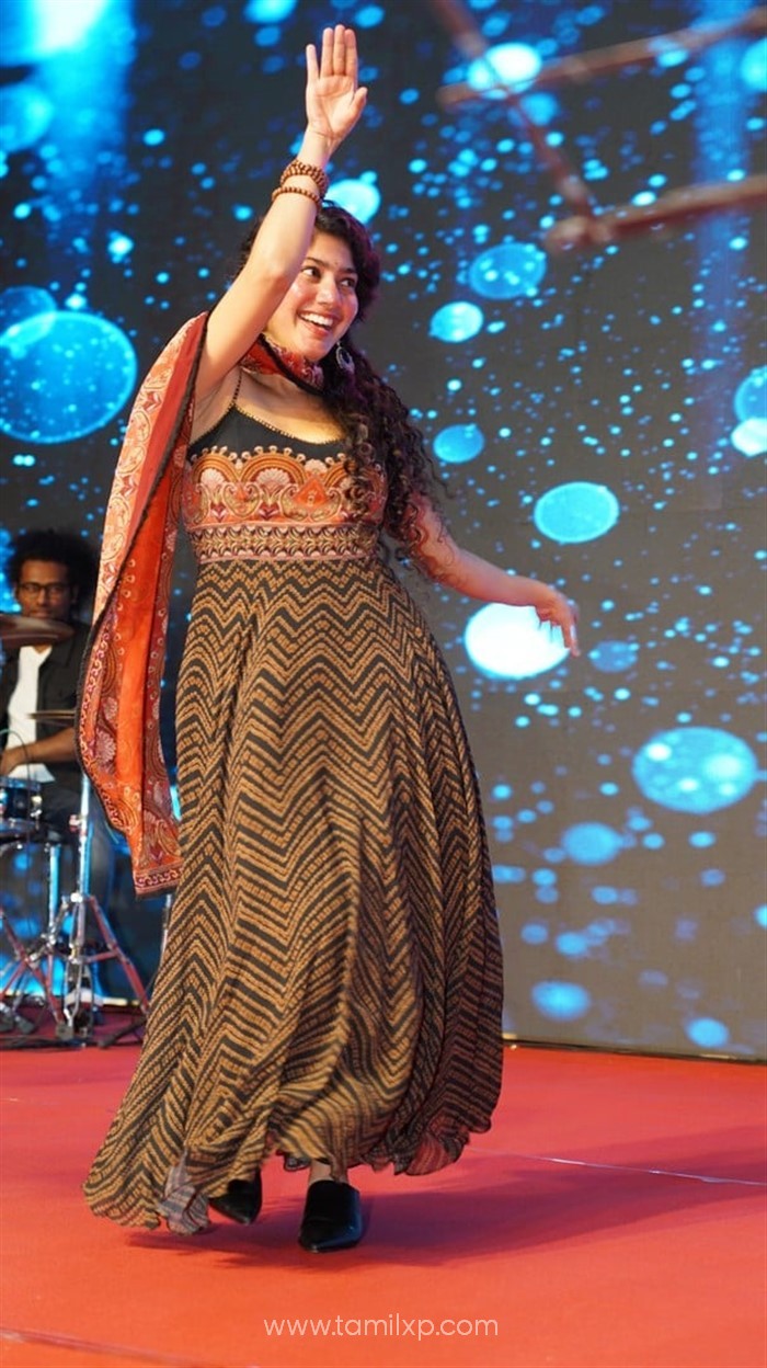 Telugu Actress Sai Pallavi Images