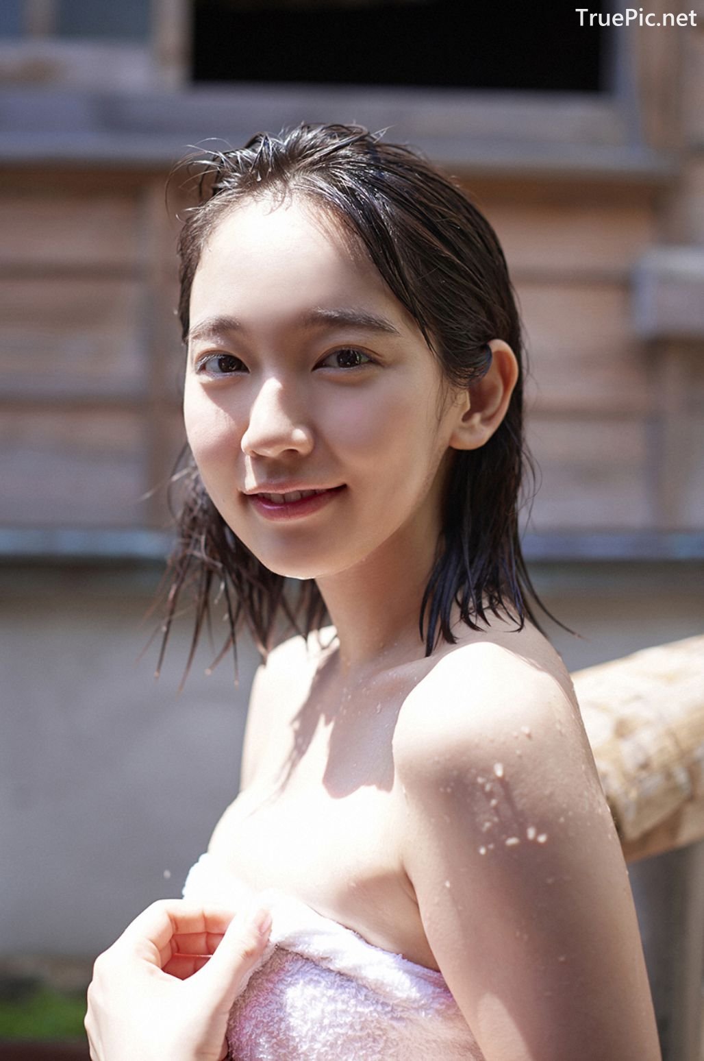 Image-Japanese-Actress-And-Model-Riho-Yoshioka-Pure-Beauty-Of-Sea-Goddess-TruePic.net- Picture-98