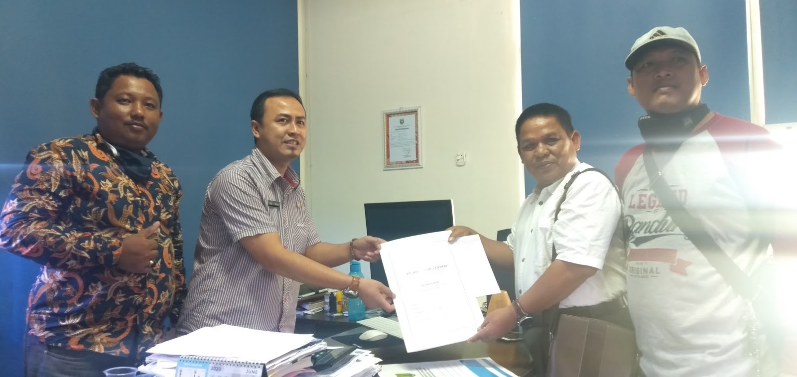 Direktur PT. Abdi Bumi Lestari Serahkan PSU ke Pemkab Muba