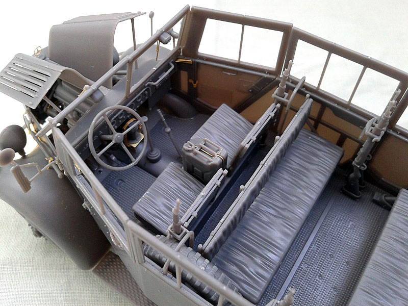 The Modelling News The new L1500A kit from MiniArt upgraded with figures and new marking