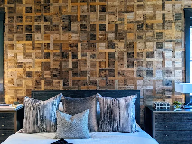 reclaimeed wood feature wall