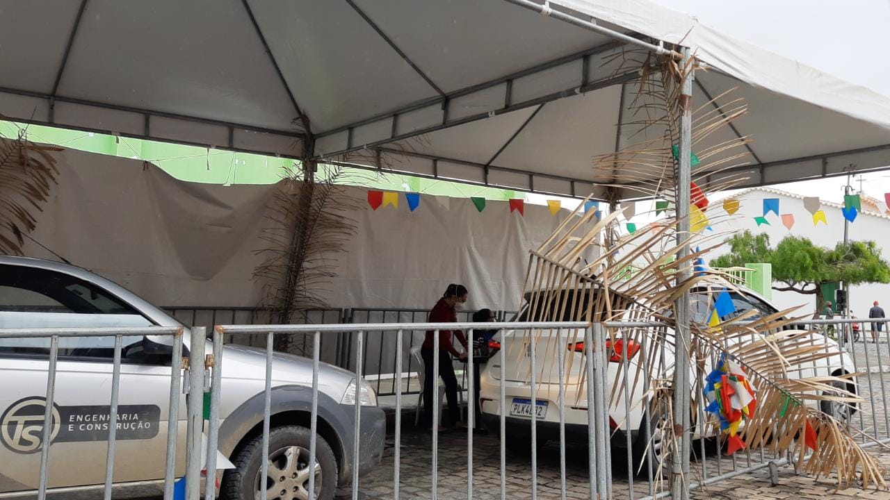 Jacobina: Drive-thru de vacinação contra Covid-19 registra grande movimento