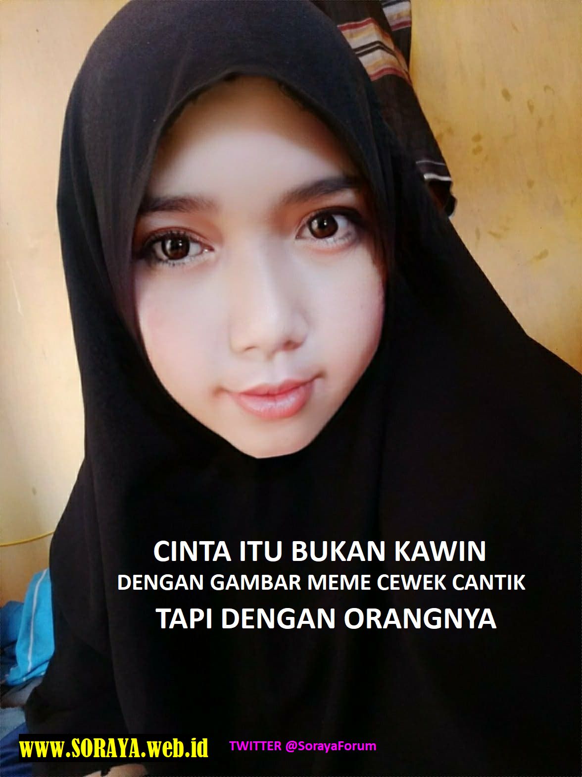 photo selfie soraya gadis cantik berjilbab hitam