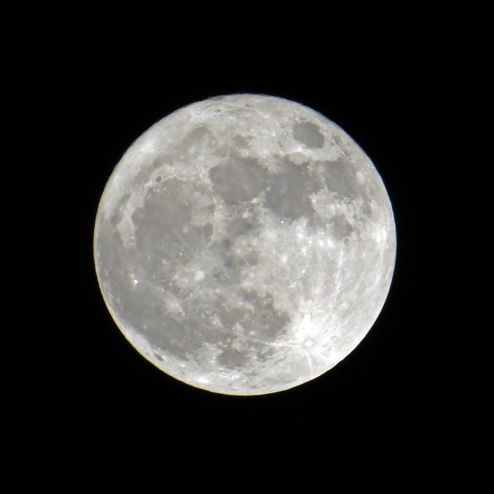 Луна на айфон 15. Луна картинки. Супер Луна. Снимок Луны в качестве. Фото Луны высокого разрешения.