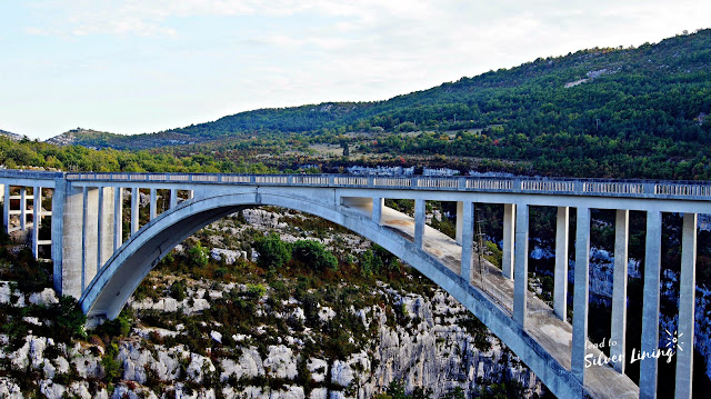 凡爾登大峽谷(Gorges du Verdon)中的阿禾杜比橋Pont de l'Artuby