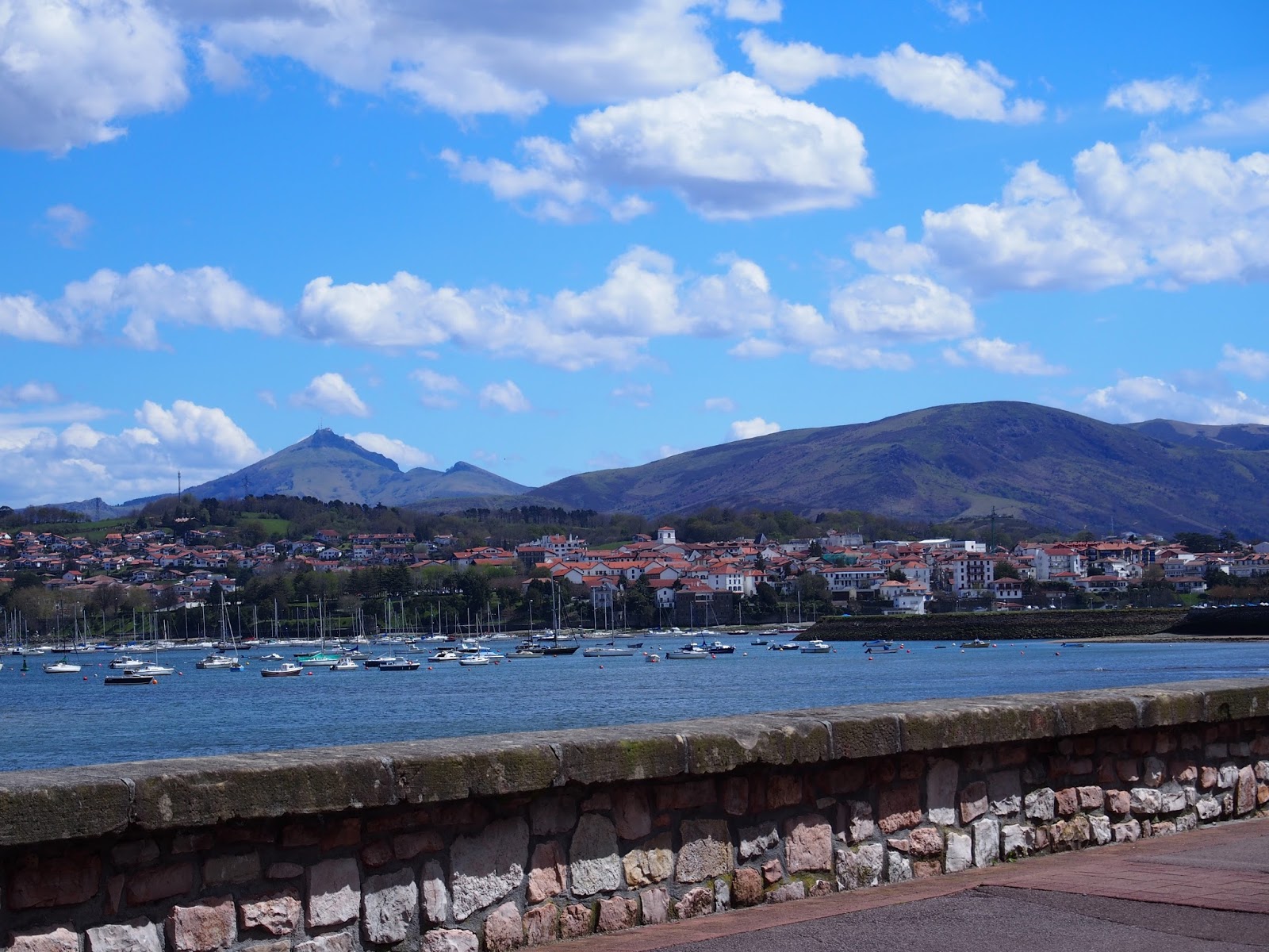 Day Tripper フランス国境の街 スペイン バスク地方 オンダビリア