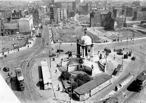 Victoria Monument, Lord Street, 1940s