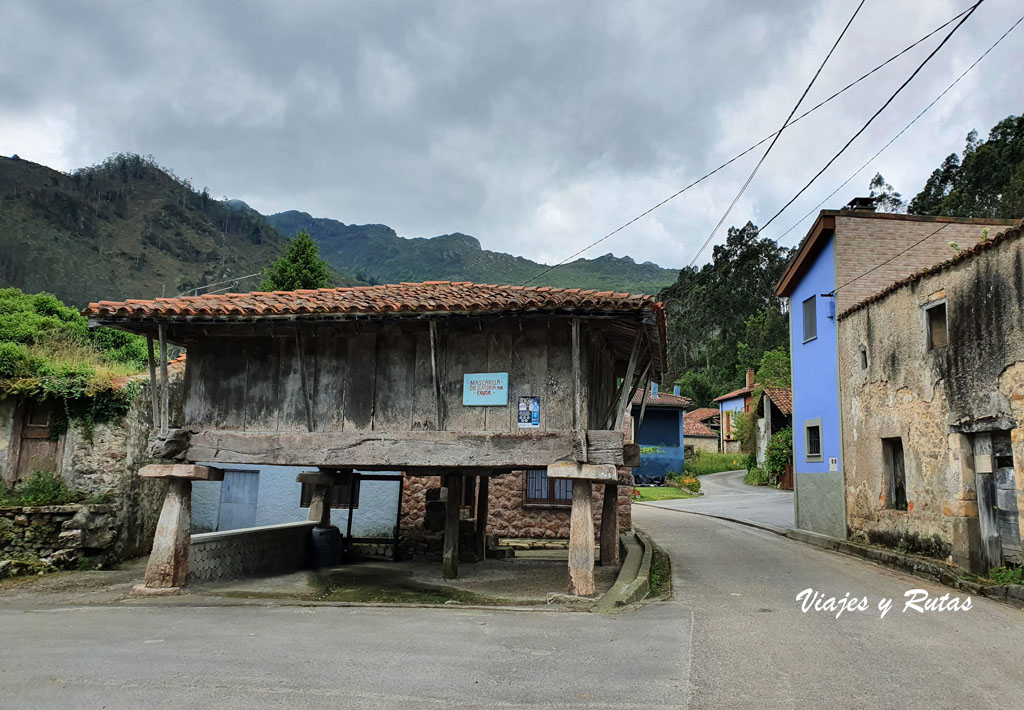 Cuevas del Agua, Asturias