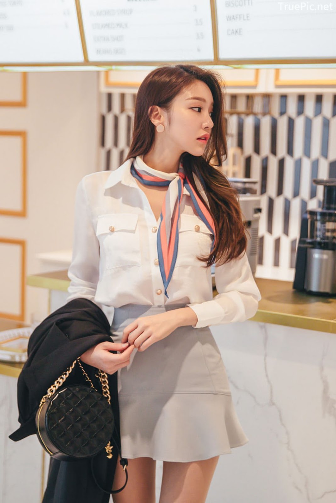 Park Jung Yoon - Korean Fashion Model - Casual Indoor Photoshoot