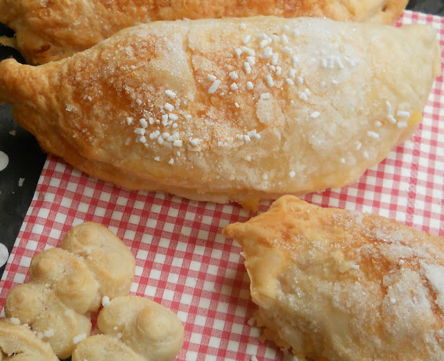 la pasta sfoglia:saccottini con la crema 