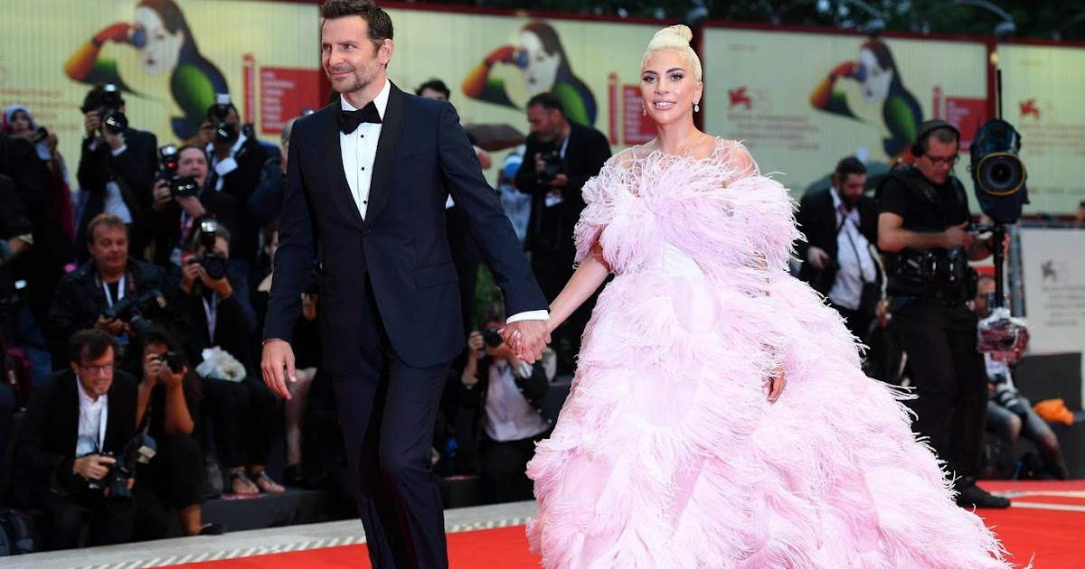Lady Gaga Is A Dazzling Princess In Valentino Couture Gown Dnb Stories