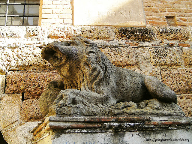 Piazza dei leoni