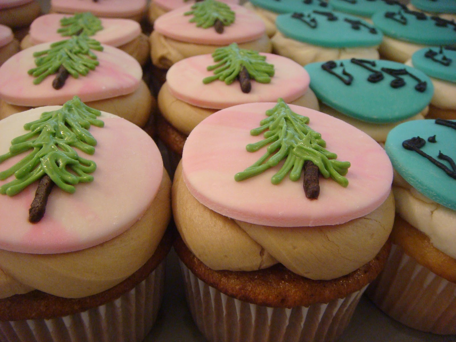 Fondant cupcake toppers deals