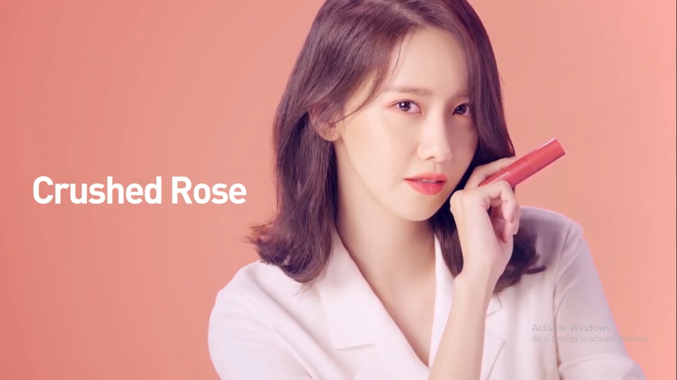 Brand Ambassador Innisfree Yoona SNSD Tahun 2020 Pena Biru