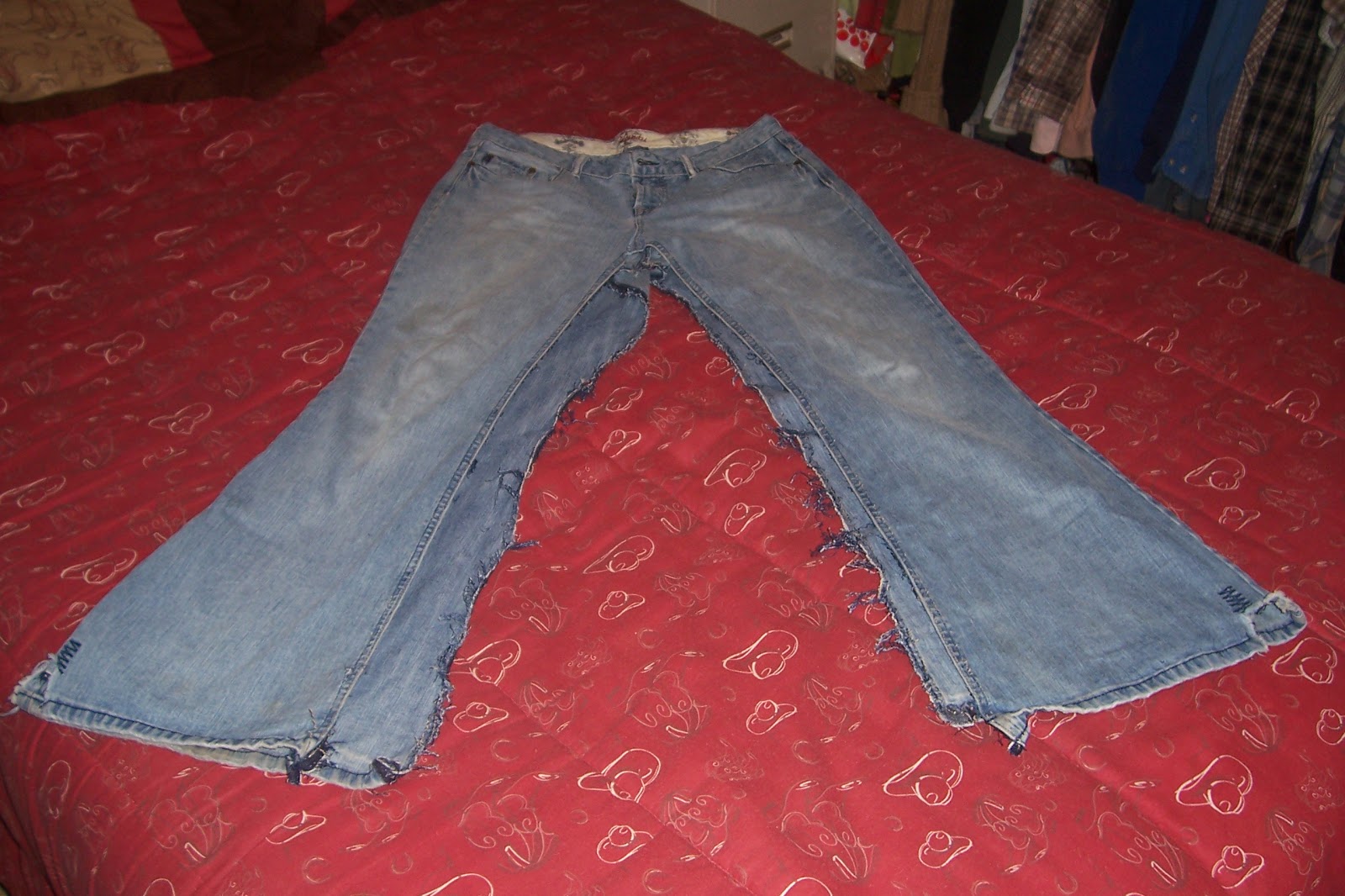 Rashel's Run: Making a skirt from a pair of jeans