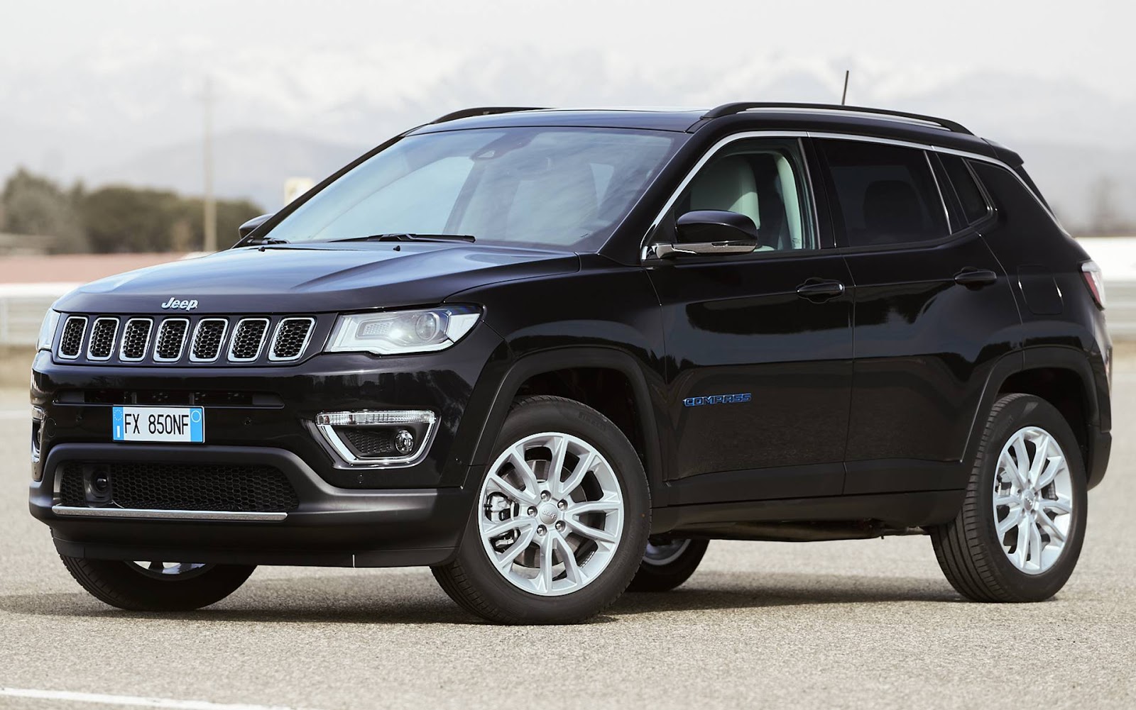 Jeep Compass 4xe Híbrido Plugin fica para 2021 no Brasil