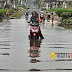 Babinsa Koramil 03 Idanogawo Bantu Warga yang terkena Banjir Idano Mola