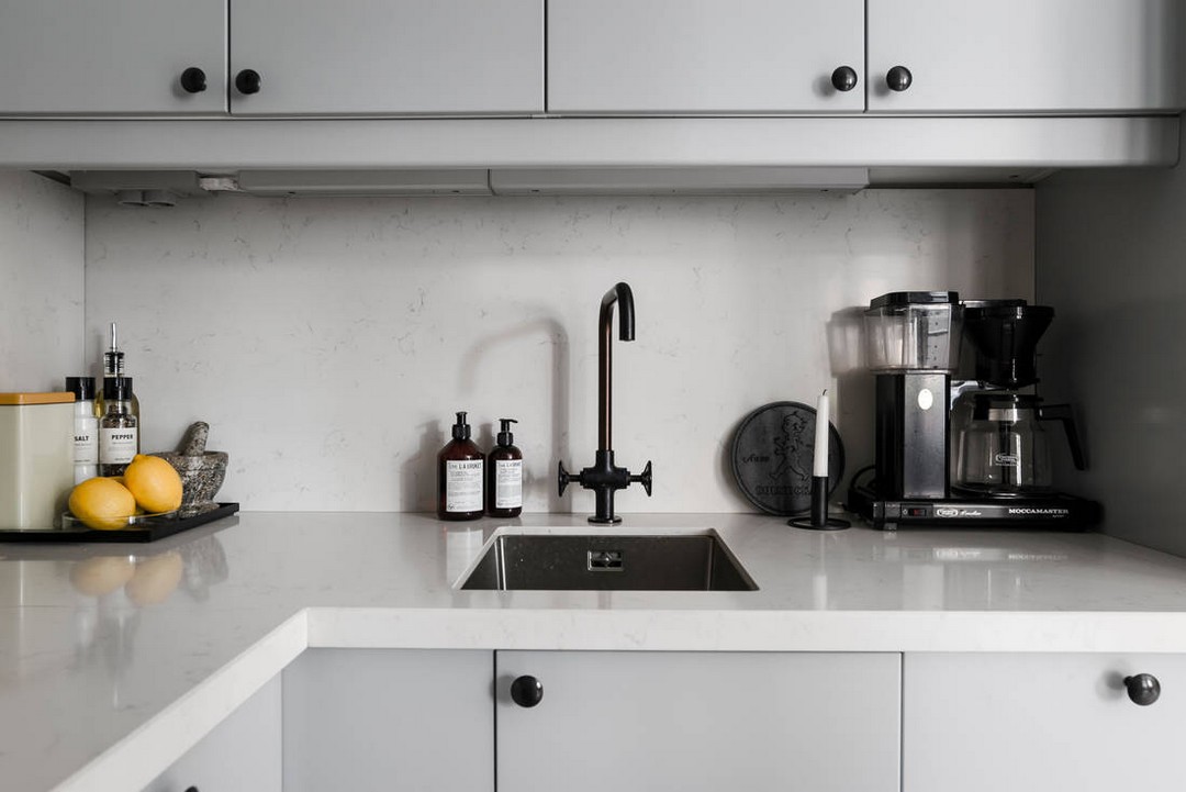 UNE VERRIÈRE DÉPORTÉE