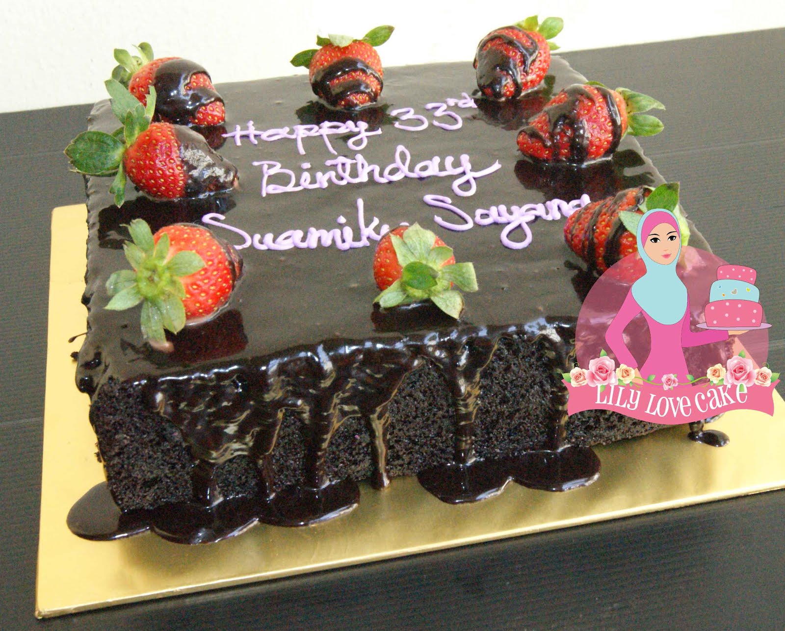 Kek Strawberi Coklat Lily Love Cake