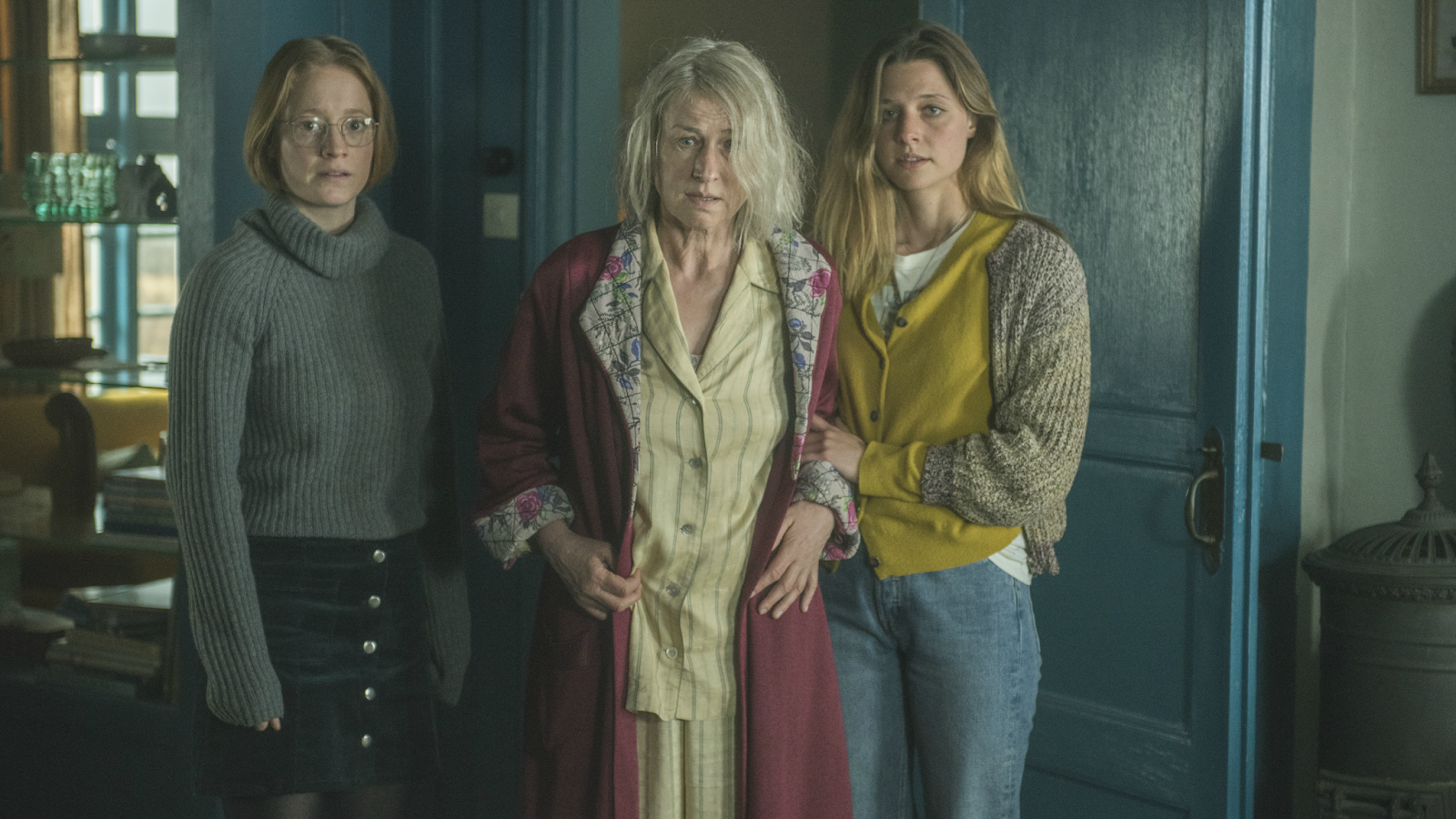 Holiday Secrets Zeit der Geheimnisse Lara Leonie Benesch Corinna Harfouch Eva Vivi Svenja Jung Netflix