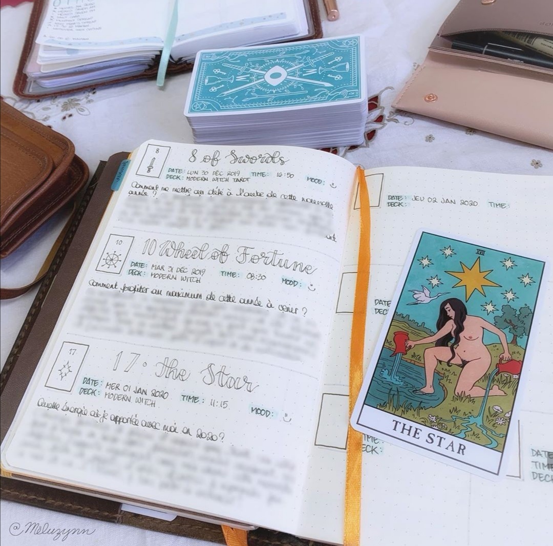 COMMENT CRÉER UN JOURNAL DE VOS TIRAGES DE TAROT