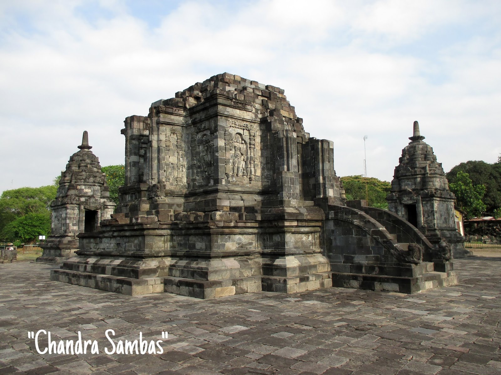 Candi Lumbung | Backpacker Alam dan Sejarah