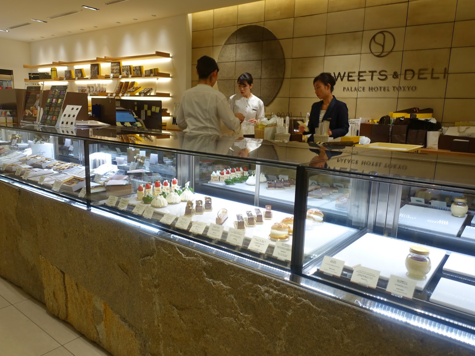 Sweets & Deli at Palace Hotel Tokyo (Tokyo, JAPAN) ★★☆☆☆ A traveling