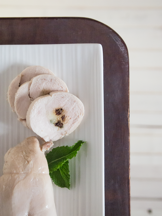 Rollitos de pollo con pasas y menta